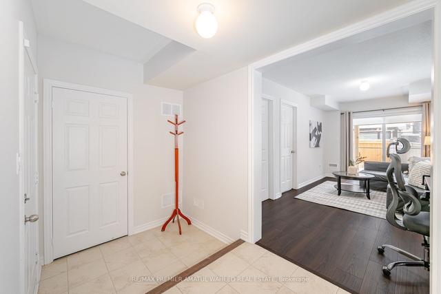 49 Sandwell St, House attached with 3 bedrooms, 4 bathrooms and 3 parking in Vaughan ON | Image 27