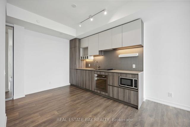 5611 - 5 Buttermill Ave, Condo with 1 bedrooms, 1 bathrooms and 0 parking in Vaughan ON | Image 6