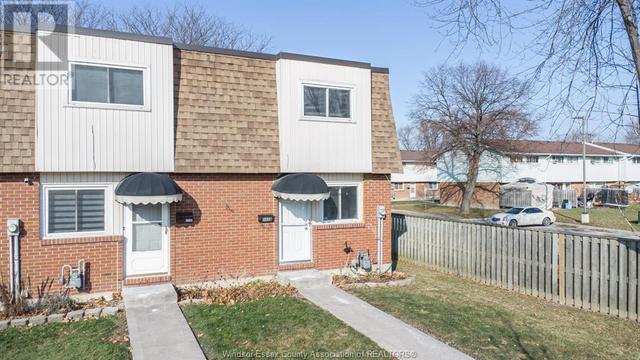 5498 Lassaline Street, House attached with 2 bedrooms, 1 bathrooms and null parking in Windsor ON | Image 2