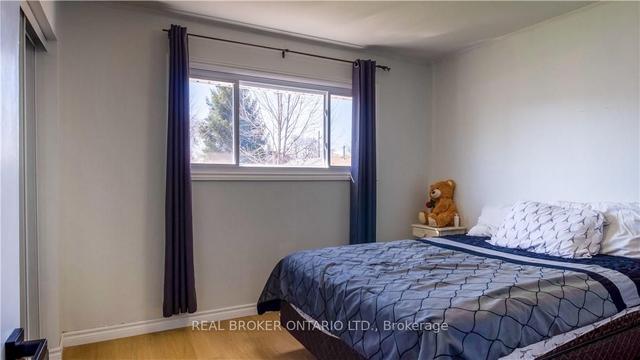 1245 Trafalgar St, House detached with 2 bedrooms, 2 bathrooms and 3 parking in London ON | Image 4