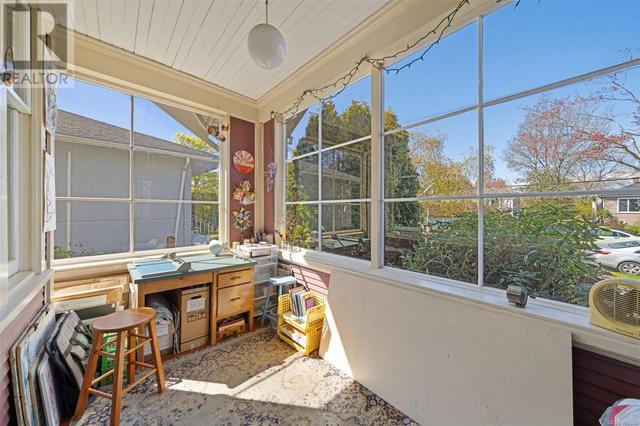 Front Sun Room/Craft Room | Image 20