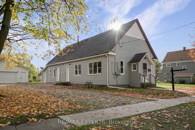 106 Murray St, House detached with 6 bedrooms, 3 bathrooms and 10 parking in Fort Erie ON | Image 1