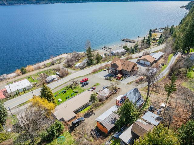 3553 Sprague Street, House detached with 2 bedrooms, 2 bathrooms and null parking in Central Kootenay D BC | Image 9