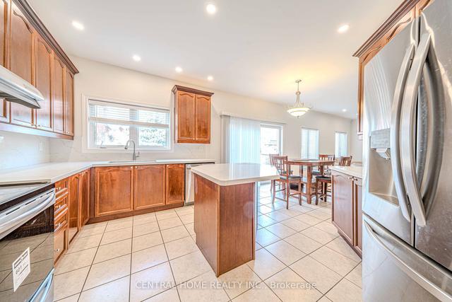 12 Hayfield Cres, House detached with 5 bedrooms, 4 bathrooms and 6 parking in Richmond Hill ON | Image 26