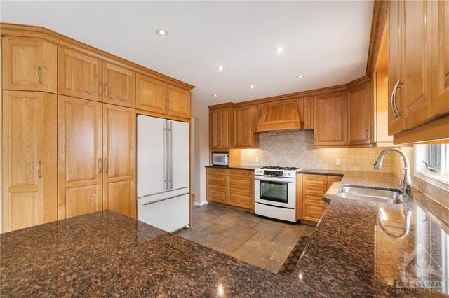 1370 Marchand Street, House detached with 4 bedrooms, 4 bathrooms and 6 parking in Ottawa ON | Image 8