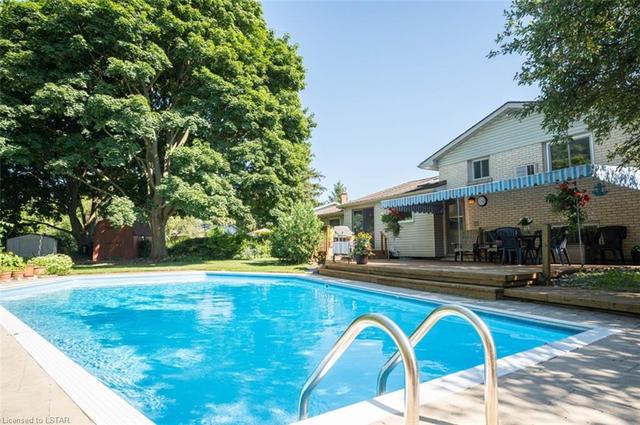 38 Glenburnie Court, House detached with 5 bedrooms, 2 bathrooms and 4 parking in London ON | Image 33