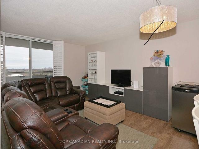 1203 - 1 Royal Orchard Blvd, Condo with 2 bedrooms, 2 bathrooms and 1 parking in Markham ON | Image 10