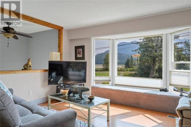 260 Kelsey Way, House detached with 3 bedrooms, 2 bathrooms and 2 parking in Sayward BC | Image 12