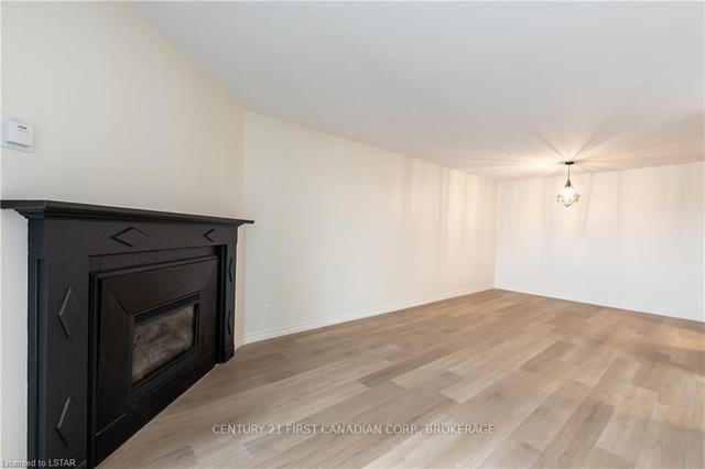 308 - 739 Deveron Cres, Condo with 2 bedrooms, 1 bathrooms and 0 parking in London ON | Image 5