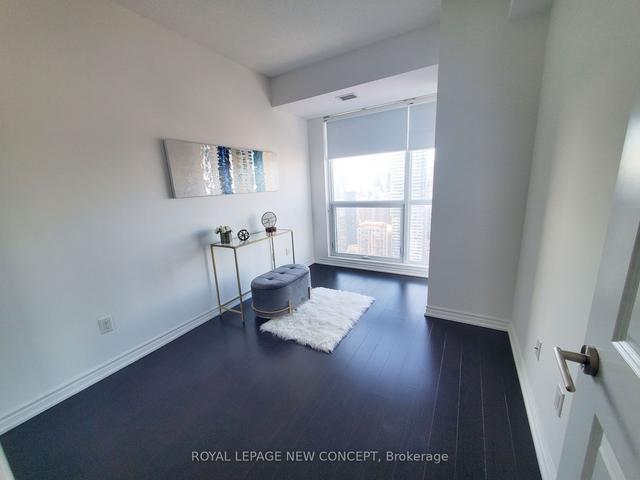 4102 - 386 Yonge St, Condo with 2 bedrooms, 2 bathrooms and 1 parking in Toronto ON | Image 8