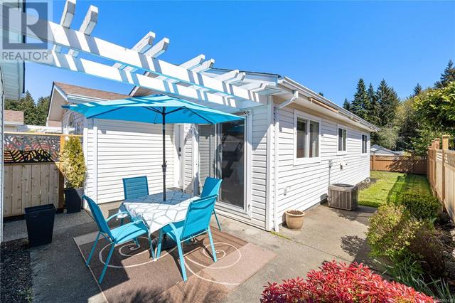 3866 Maplewood Dr, House other with 2 bedrooms, 1 bathrooms and 3 parking in Nanaimo BC | Image 7