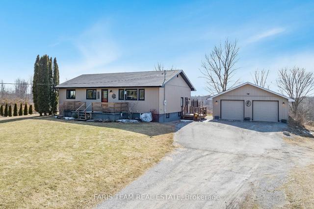 771 Lake Dalrymple Rd, House detached with 3 bedrooms, 2 bathrooms and 14 parking in Kawartha Lakes ON | Image 1