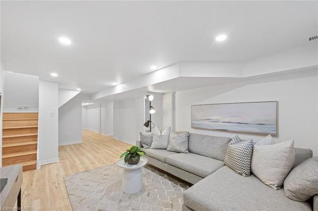 67 East 44th Street, House detached with 4 bedrooms, 3 bathrooms and 3 parking in Hamilton ON | Image 11