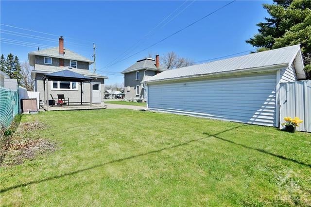 321 Lisgar Avenue, House detached with 2 bedrooms, 2 bathrooms and 6 parking in Renfrew ON | Image 26
