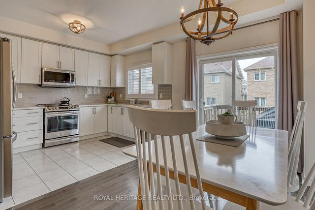 24 Ferris Sq, House attached with 3 bedrooms, 4 bathrooms and 2 parking in Clarington ON | Image 36