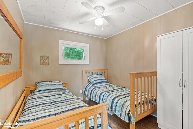 Bedroom in guest cottage | Image 28
