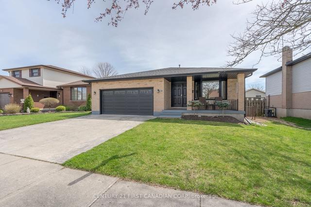 88 Golfview Cres, House detached with 3 bedrooms, 2 bathrooms and 4 parking in London ON | Image 1