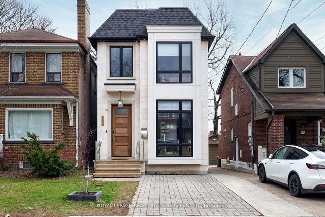 559 Millwood Rd, House detached with 4 bedrooms, 4 bathrooms and 1 parking in Toronto ON | Image 1
