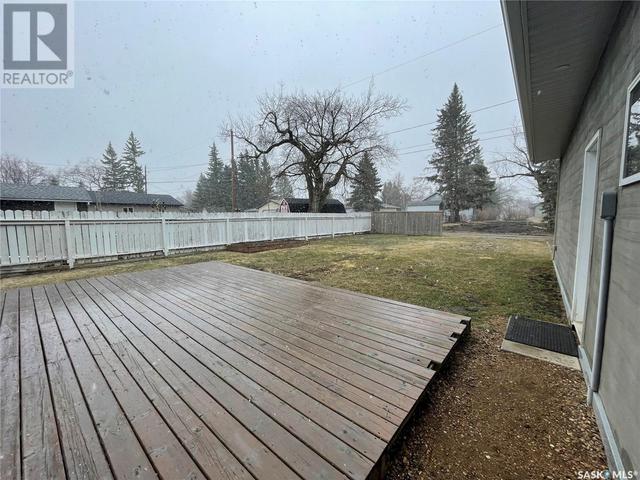 357 7th Avenue W, House detached with 3 bedrooms, 3 bathrooms and null parking in Melville SK | Image 2