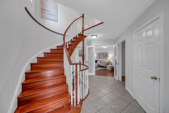 39 St.Thomas St, House detached with 4 bedrooms, 4 bathrooms and 4 parking in Whitby ON | Image 34