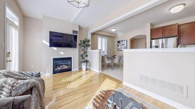 53 Ostrovsky Rd, House semidetached with 4 bedrooms, 4 bathrooms and 4 parking in Vaughan ON | Image 9