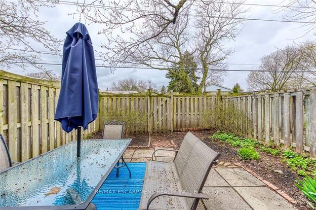 629 Francis Rd, Townhouse with 3 bedrooms, 2 bathrooms and 1 parking in Burlington ON | Image 30