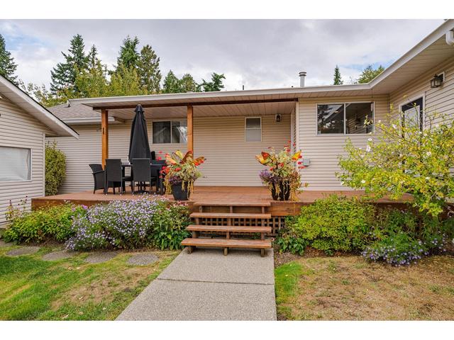 19810 20 Avenue, House detached with 4 bedrooms, 2 bathrooms and 10 parking in Langley BC | Image 18
