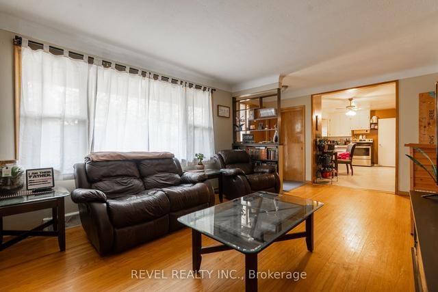 20 Milton Rd, House detached with 4 bedrooms, 1 bathrooms and 4 parking in St. Catharines ON | Image 34