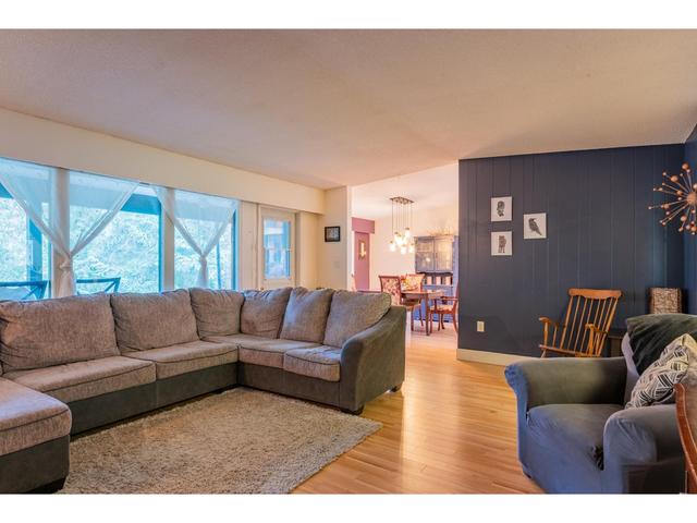 2184 Crestview Crescent, House detached with 5 bedrooms, 3 bathrooms and 4 parking in Castlegar BC | Image 36