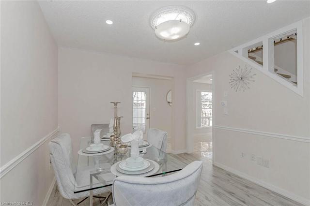 481 Collis Court, House semidetached with 4 bedrooms, 2 bathrooms and 2 parking in Milton ON | Image 4
