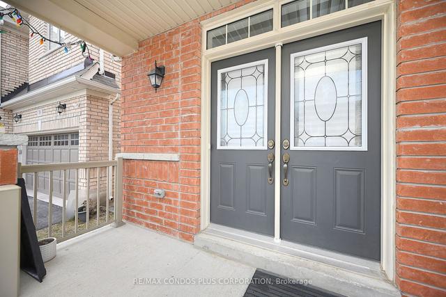 72 Lola Cres, House detached with 3 bedrooms, 4 bathrooms and 2 parking in Brampton ON | Image 3