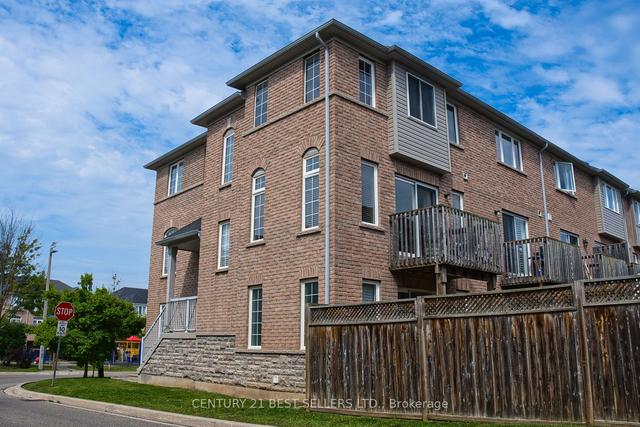 7087 Chatham Crt, House attached with 3 bedrooms, 3 bathrooms and 2 parking in Mississauga ON | Image 18