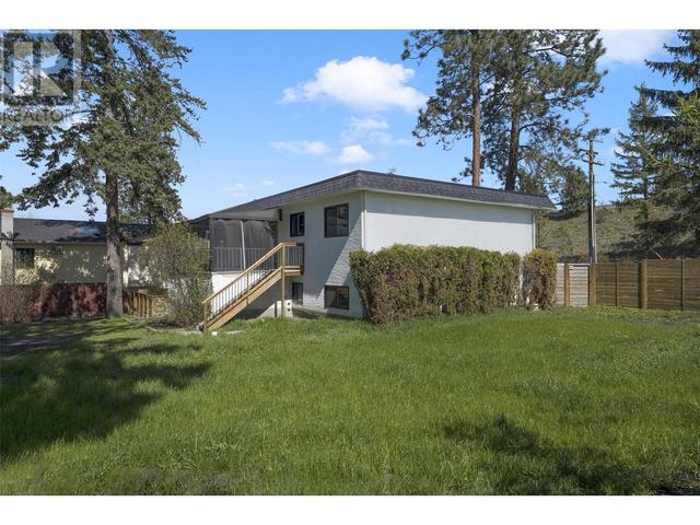 1535 Crawford Road, House detached with 4 bedrooms, 2 bathrooms and 4 parking in Kelowna BC | Image 12
