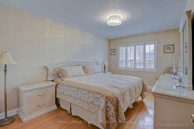 146 Earlscourt Ave, House detached with 2 bedrooms, 2 bathrooms and 2 parking in Toronto ON | Image 6