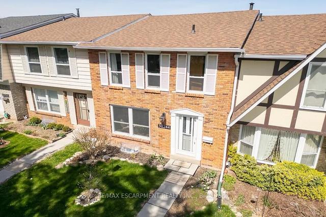 3 - 2244 Upper Middle Rd, Townhouse with 3 bedrooms, 4 bathrooms and 2 parking in Burlington ON | Image 26