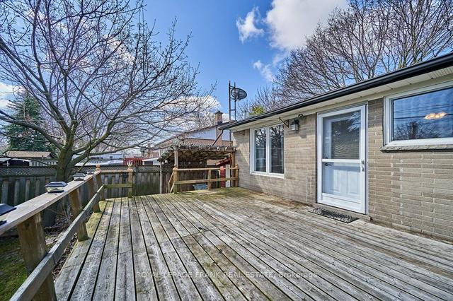 925 Bayview Ave, House detached with 3 bedrooms, 2 bathrooms and 3 parking in Whitby ON | Image 38