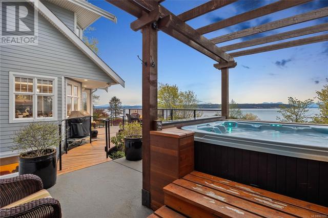 1699 Passage View Dr, House detached with 5 bedrooms, 4 bathrooms and 3 parking in Campbell River BC | Image 40
