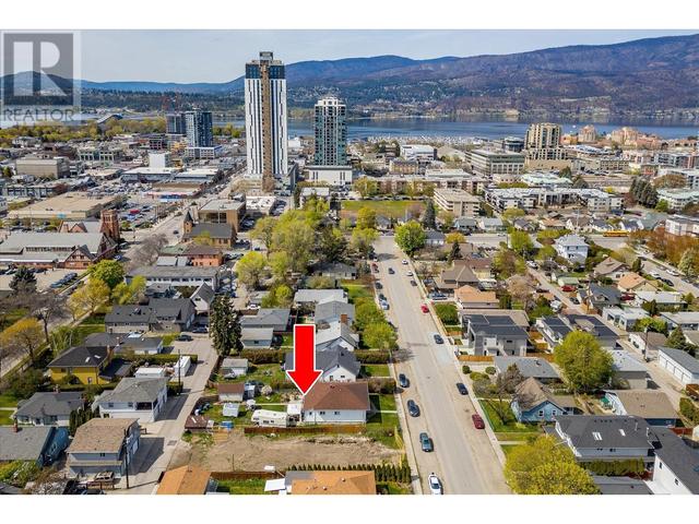 779 Lawson Avenue, House detached with 3 bedrooms, 1 bathrooms and null parking in Kelowna BC | Image 9