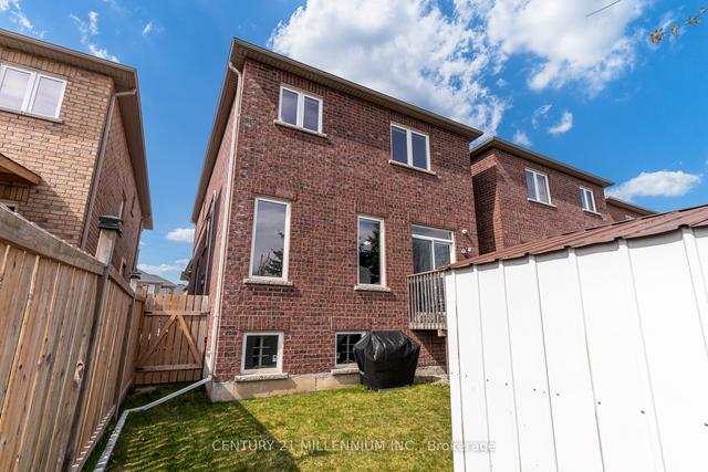 93 Iceland Poppy Tr, House attached with 3 bedrooms, 3 bathrooms and 3 parking in Brampton ON | Image 30