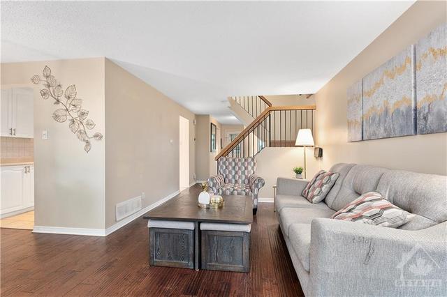 1109 Des Forets Avenue, Townhouse with 3 bedrooms, 3 bathrooms and 2 parking in Ottawa ON | Image 9