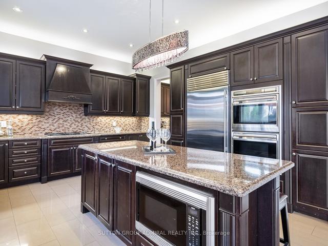 56 Antonini Crt, House detached with 4 bedrooms, 8 bathrooms and 9 parking in Vaughan ON | Image 37