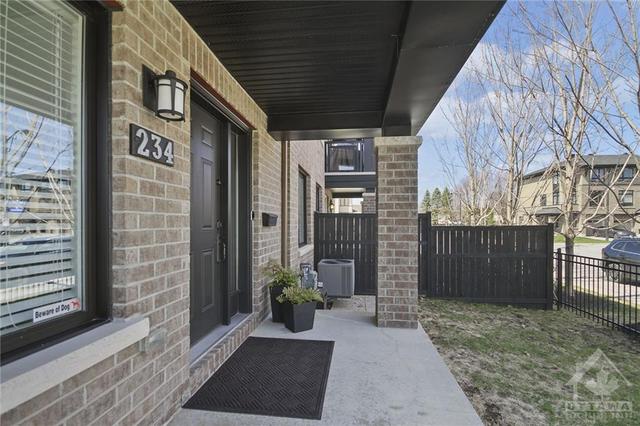 234 Leather Leaf Terrace, Townhouse with 3 bedrooms, 4 bathrooms and 2 parking in Ottawa ON | Image 2