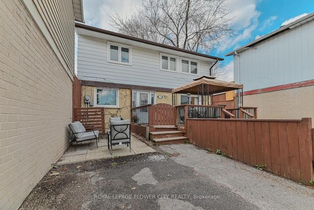 20 Horseshoe Crt, House detached with 3 bedrooms, 2 bathrooms and 3 parking in Brampton ON | Image 12