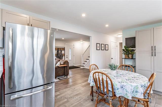 537 Ridgewood Cres, House detached with 4 bedrooms, 2 bathrooms and 4 parking in London ON | Image 4