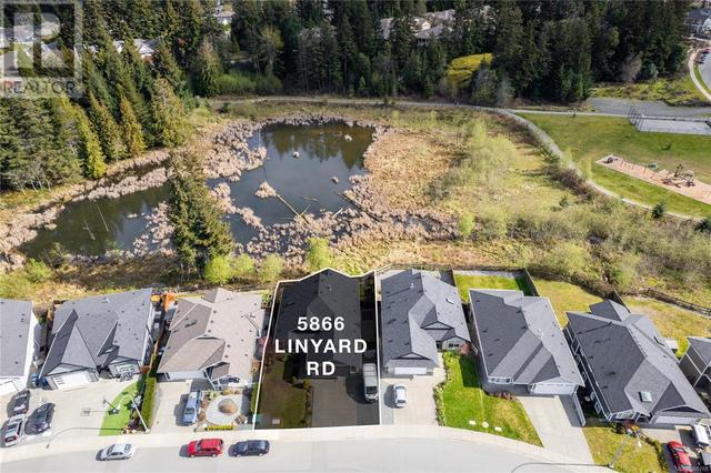5866 Linyard Rd, House detached with 5 bedrooms, 4 bathrooms and 3 parking in Nanaimo BC | Image 2