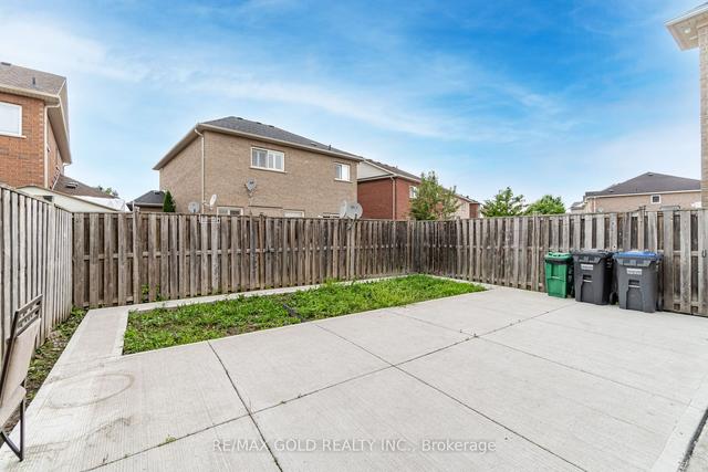 16 Sestina Crt, House semidetached with 3 bedrooms, 4 bathrooms and 3 parking in Brampton ON | Image 25