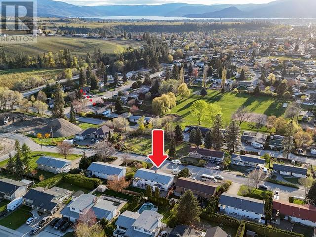 675 Seaford Road, House detached with 6 bedrooms, 3 bathrooms and 11 parking in Kelowna BC | Image 2