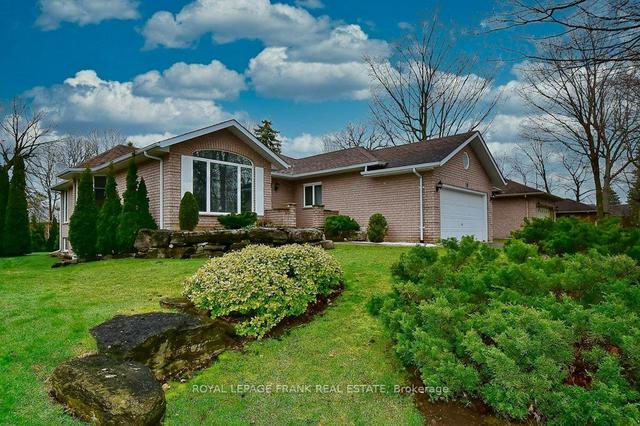 10 Olde Forest Lane, House detached with 2 bedrooms, 3 bathrooms and 8 parking in Kawartha Lakes ON | Image 12