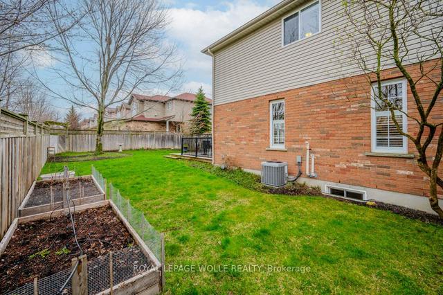 227 Dearborn Blvd, House attached with 3 bedrooms, 2 bathrooms and 4 parking in Waterloo ON | Image 20