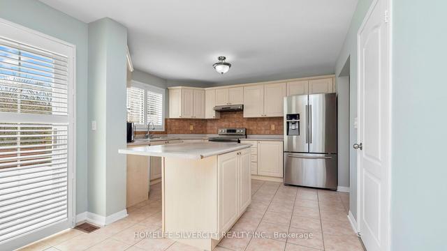 155 Whitwell Dr, House detached with 4 bedrooms, 4 bathrooms and 6 parking in Brampton ON | Image 6